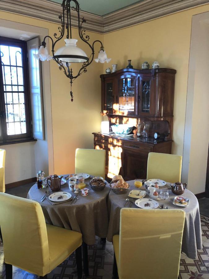 Villa Il Maiale Bianco Bed & Breakfast Сан-Феделе-Інтельві Екстер'єр фото