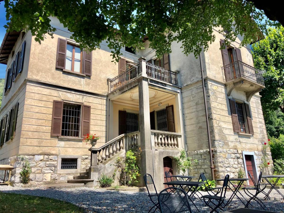 Villa Il Maiale Bianco Bed & Breakfast Сан-Феделе-Інтельві Екстер'єр фото