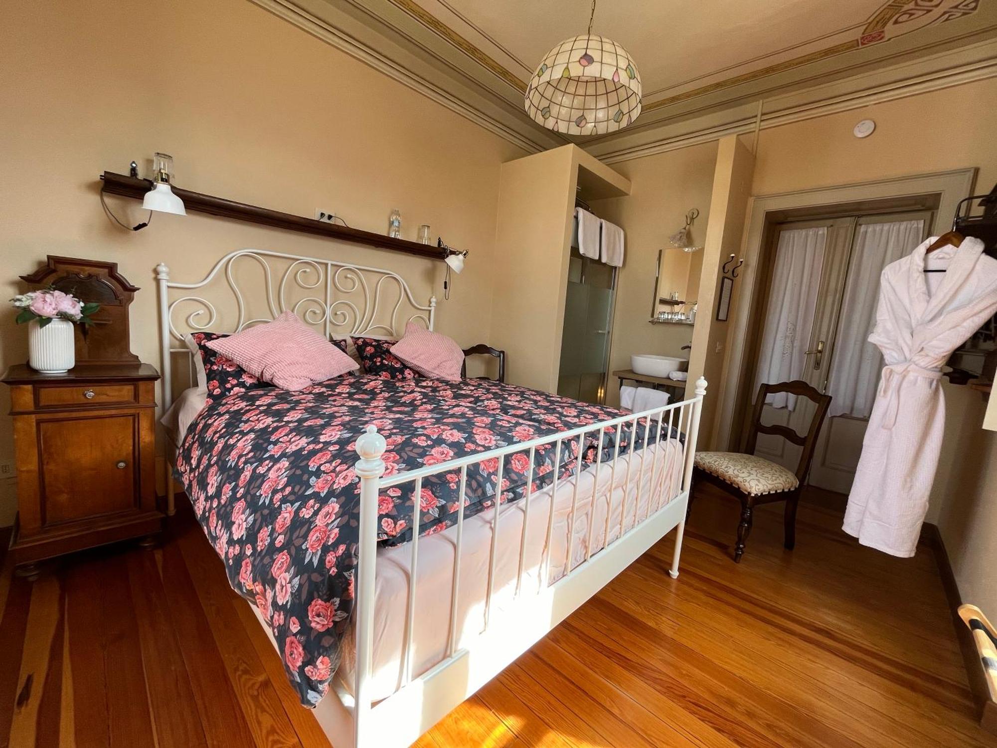 Villa Il Maiale Bianco Bed & Breakfast Сан-Феделе-Інтельві Екстер'єр фото