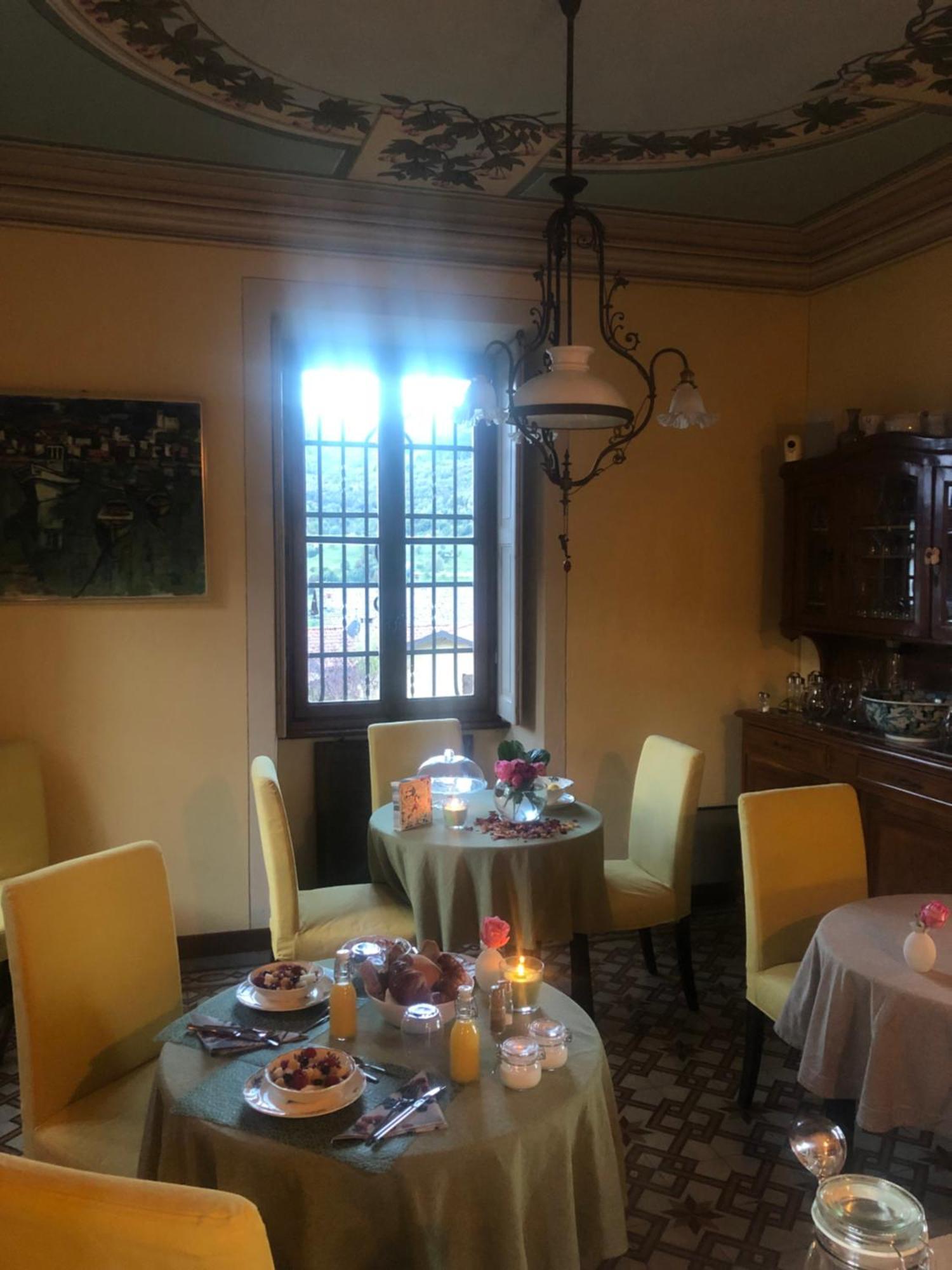 Villa Il Maiale Bianco Bed & Breakfast Сан-Феделе-Інтельві Екстер'єр фото