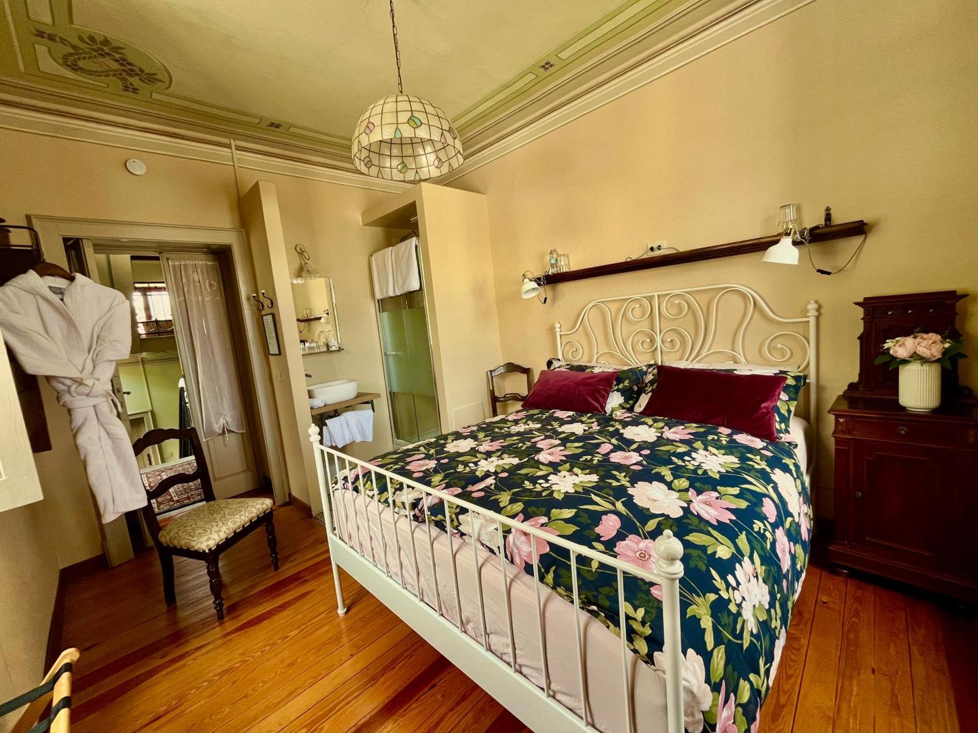 Villa Il Maiale Bianco Bed & Breakfast Сан-Феделе-Інтельві Екстер'єр фото