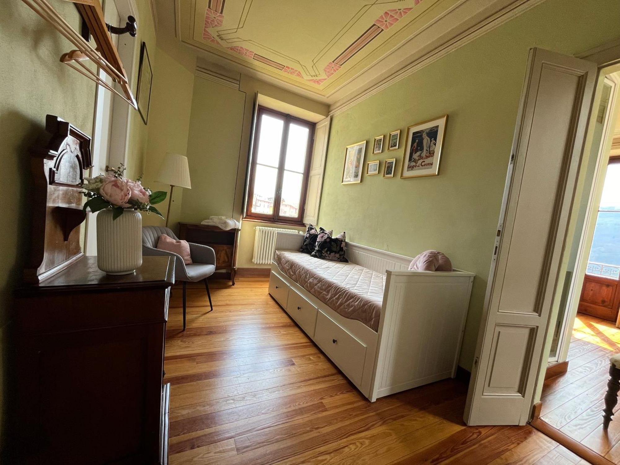 Villa Il Maiale Bianco Bed & Breakfast Сан-Феделе-Інтельві Екстер'єр фото