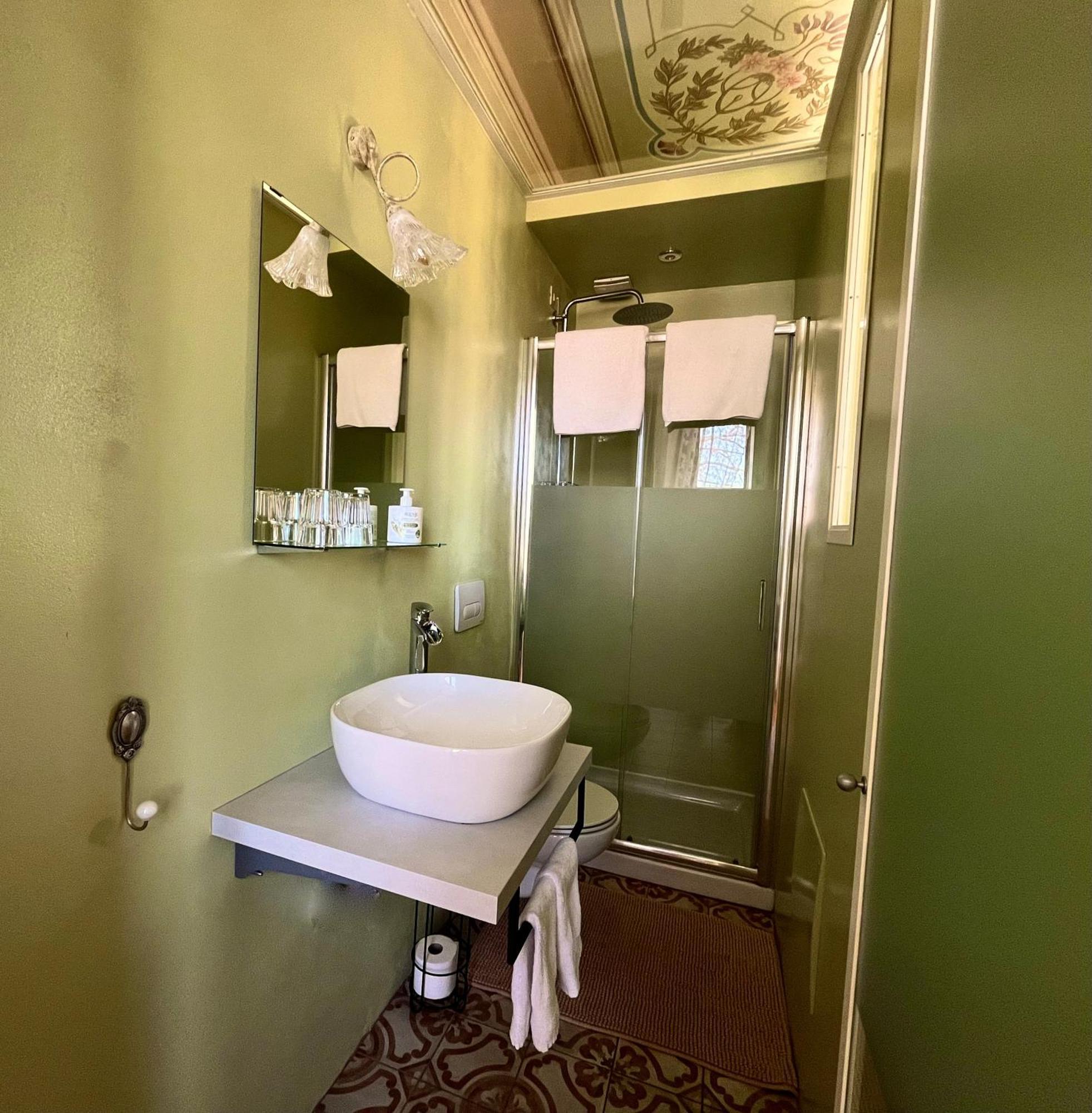 Villa Il Maiale Bianco Bed & Breakfast Сан-Феделе-Інтельві Екстер'єр фото